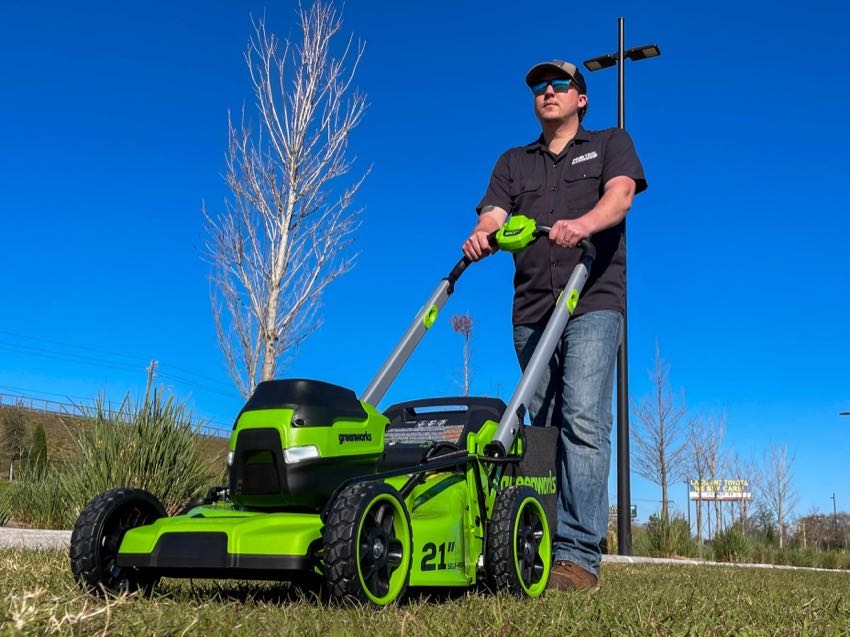 Greenworks 60V Razor Cut Self-Propelled Lawn Mower
